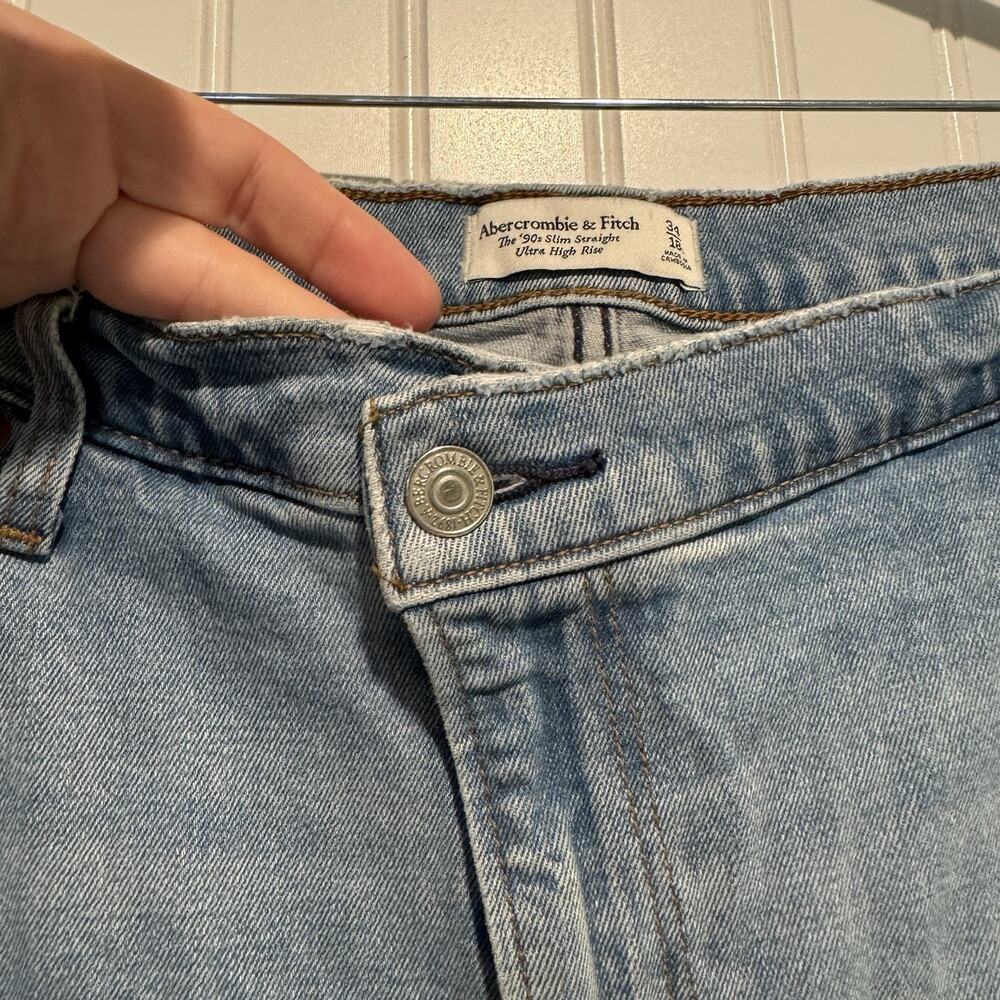 Abercrombie Fitch 90s Slim Straight Jeans Crossover Waist Size 18 Long - Picture 4 of 7